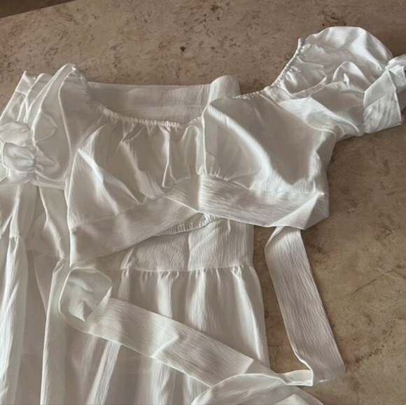 Neck tie back top - Picture 5 of 5